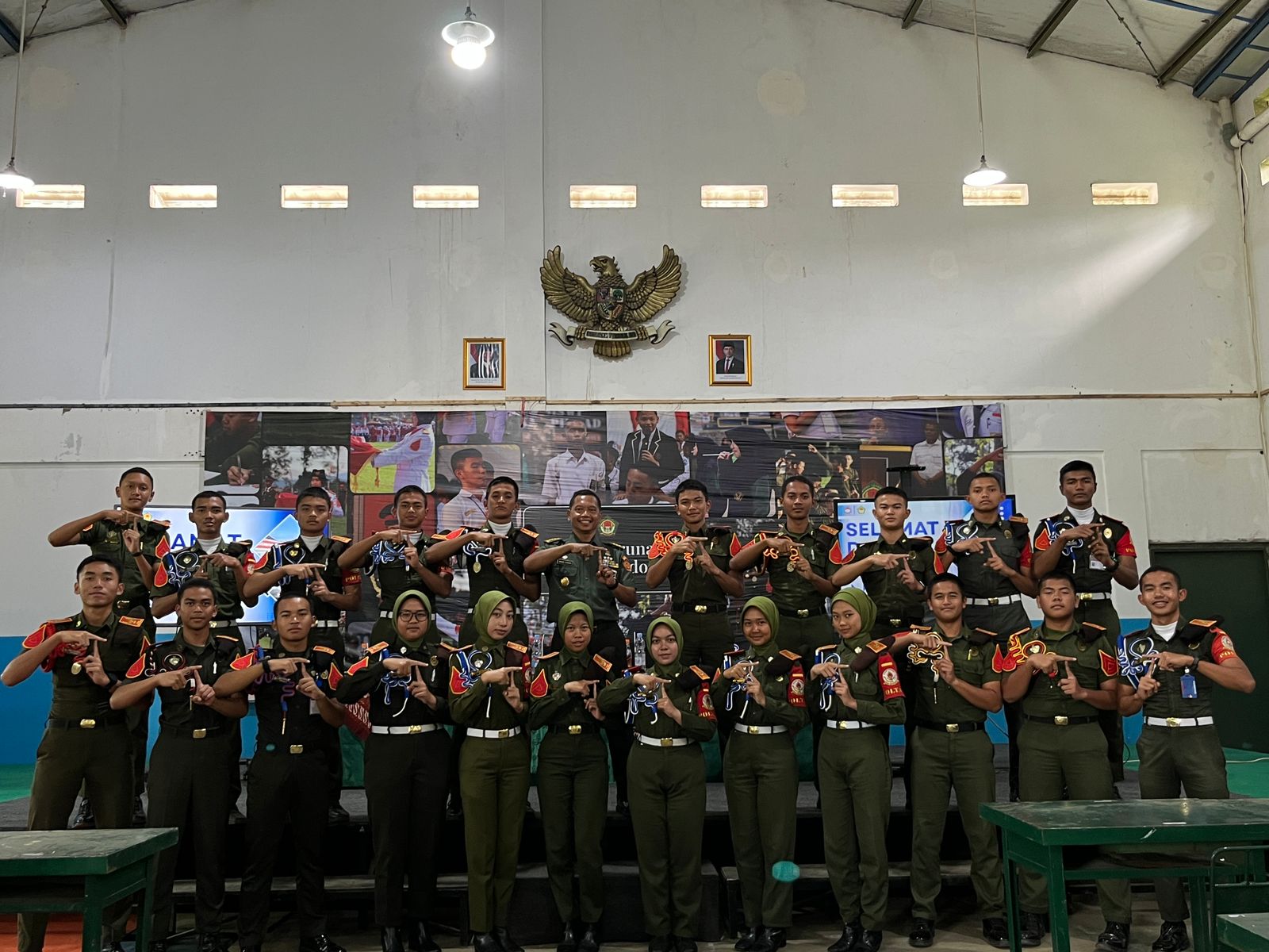 Siswa SMA Taruna Nusantara Indonesia Bandung Barat Terima Pembekalan Wawasan Kebangsaan dan Sosialisasi Langsung dari Dosen Unhan RI Kolonel Cpl Dr. L.Y. Wawan Rukmono, S.T., M.T. (NRP 11930095840568).